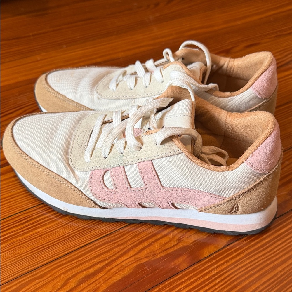 Hush Puppies in Cream and Pink